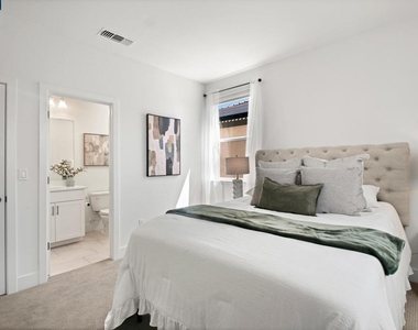 163 Canary Creek Way - Photo Thumbnail 8