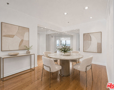 10724 Wilshire Boulevard - Photo Thumbnail 2