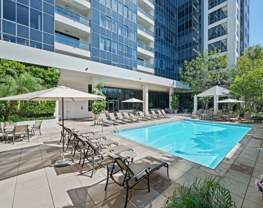 10724 Wilshire Boulevard - Photo Thumbnail 16