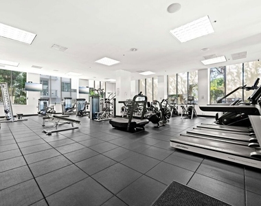 10724 Wilshire Boulevard - Photo Thumbnail 17
