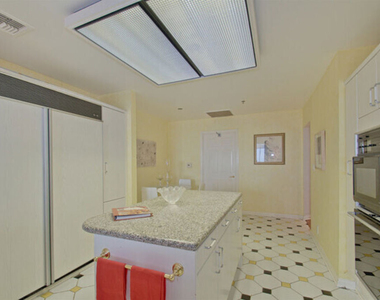 10724 Wilshire Boulevard - Photo Thumbnail 6
