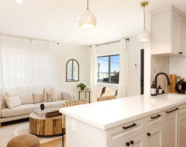 17 Sunset Avenue - Photo Thumbnail 2