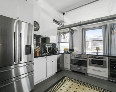 108 W 2nd Street - Photo Thumbnail 2