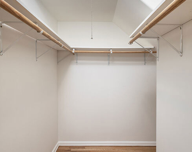 8517 Pickford Street - Photo Thumbnail 12