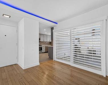 1301 N Flores Street - Photo Thumbnail 11