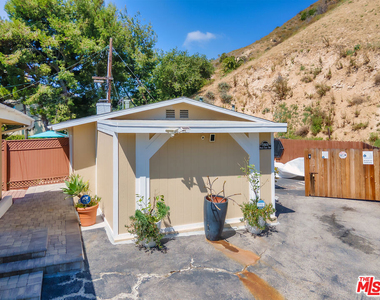 22605 Pacific Coast Highway - Photo Thumbnail 10