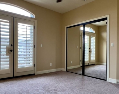 1011 Green Lane - Photo Thumbnail 25