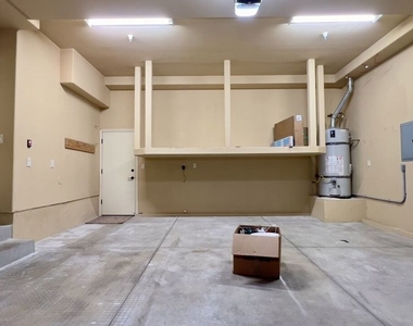 1011 Green Lane - Photo Thumbnail 35