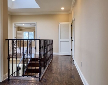 1011 Green Lane - Photo Thumbnail 27