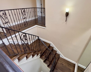 1011 Green Lane - Photo Thumbnail 24