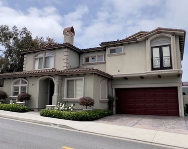 1011 Green Lane - Photo Thumbnail 1