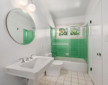 1836 N Doheny Drive - Photo Thumbnail 26