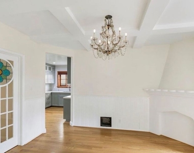 1018 S Stanley Avenue - Photo Thumbnail 13