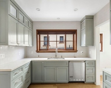 1018 S Stanley Avenue - Photo Thumbnail 8