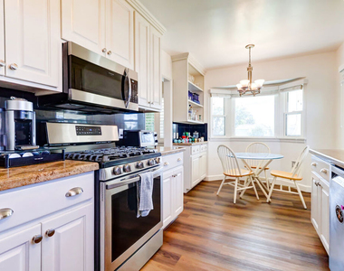 8008 El Manor Avenue - Photo Thumbnail 3