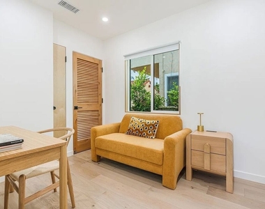 8417 Holy Cross Place - Photo Thumbnail 18
