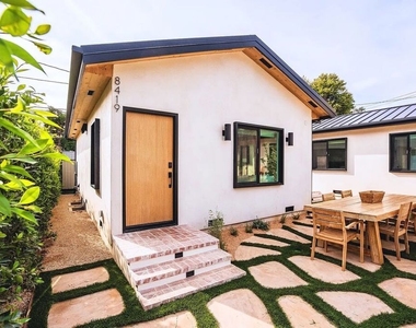 8417 Holy Cross Place - Photo Thumbnail 29