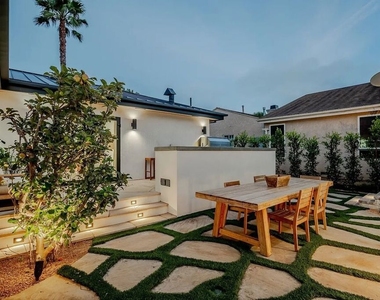 8417 Holy Cross Place - Photo Thumbnail 5