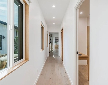 8417 Holy Cross Place - Photo Thumbnail 28