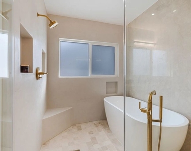 8417 Holy Cross Place - Photo Thumbnail 20