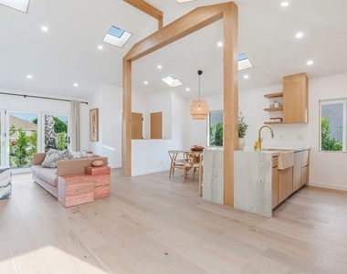 8417 Holy Cross Place - Photo Thumbnail 12