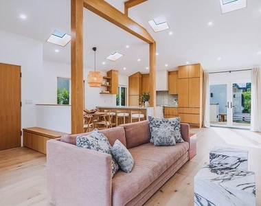 8417 Holy Cross Place - Photo Thumbnail 7