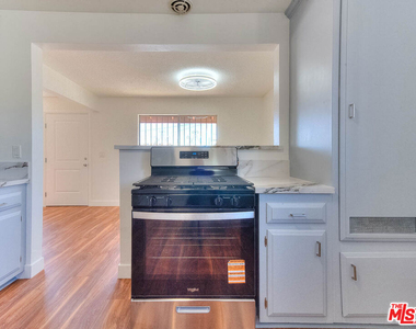 8468 Halldale Avenue - Photo Thumbnail 15