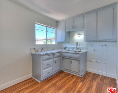 8468 Halldale Avenue - Photo Thumbnail 12