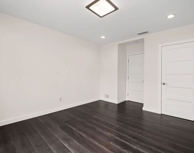 175 Barlock Avenue - Photo Thumbnail 23