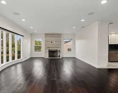 175 Barlock Avenue - Photo Thumbnail 6