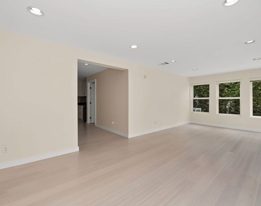 175 Barlock Avenue - Photo Thumbnail 32