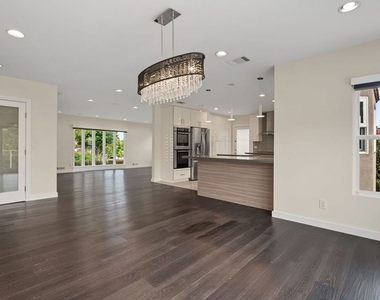 175 Barlock Avenue - Photo Thumbnail 12