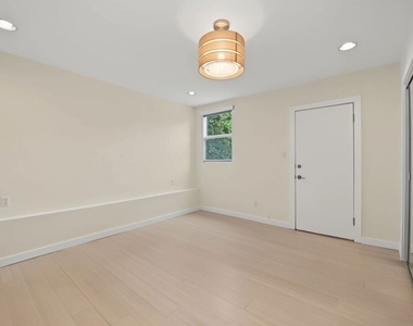 175 Barlock Avenue - Photo Thumbnail 25