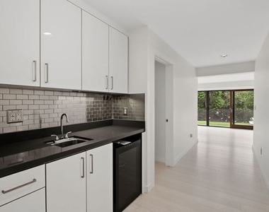 175 Barlock Avenue - Photo Thumbnail 28