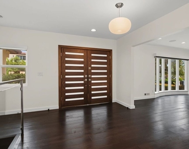 175 Barlock Avenue - Photo Thumbnail 5