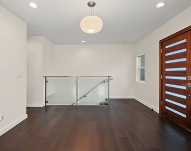 175 Barlock Avenue - Photo Thumbnail 3