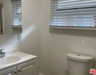 305 S Norton Avenue - Photo Thumbnail 17