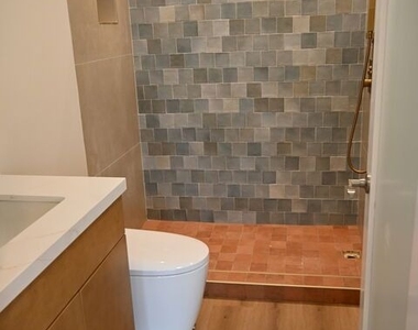 1000 S Sherbourne Drive - Photo Thumbnail 5