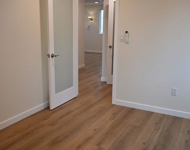 1000 S Sherbourne Drive - Photo Thumbnail 4