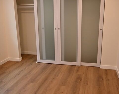 1000 S Sherbourne Drive - Photo Thumbnail 3