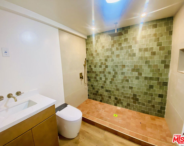1000 S Sherbourne Drive - Photo Thumbnail 5