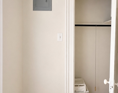 817 Riverside Drive - Photo Thumbnail 2