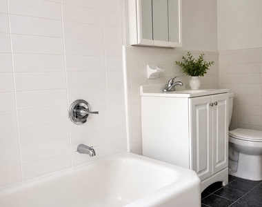 817 Riverside Drive - Photo Thumbnail 3
