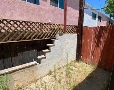 285 S Mollison Ave - Photo Thumbnail 3