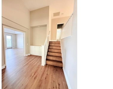 6063 Oakgate Row - Photo Thumbnail 10