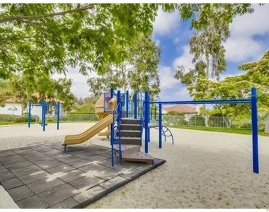 6063 Oakgate Row - Photo Thumbnail 5