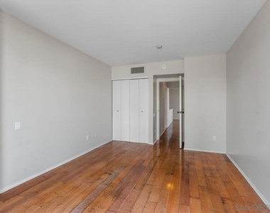 500 W Harbor Dr. - Photo Thumbnail 35