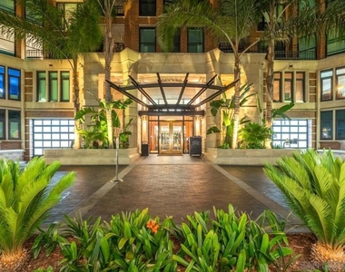 500 W Harbor Dr. - Photo Thumbnail 45
