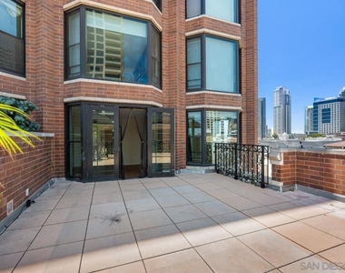 500 W Harbor Dr. - Photo Thumbnail 15