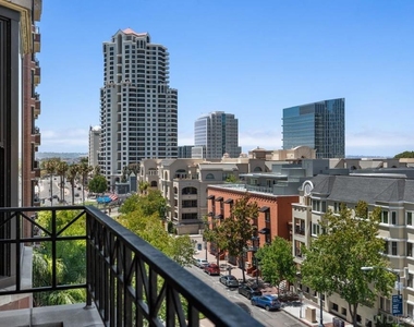 500 W Harbor Dr. - Photo Thumbnail 19